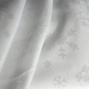 PEHELY, fehér-ezüst hópehely mintás lurexes karácsonyi, ünnepi terítő, dekoranyag