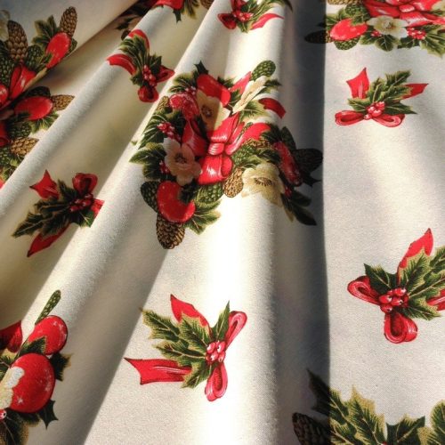 CACHO, karácsonyi, csokros mintás lakástextil, dekorvászon, 280 és 140 cm széles