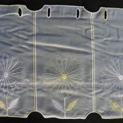 KIKELET, virág mintás hímzett vitrázsfüggöny anyag