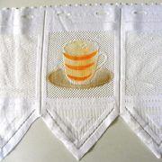 CAFISSIMO, vitrázs függöny kávéscsésze mintával, színes