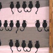 LUCIFER, fekete macska mintás gyerektextil pamutvászon méteráru, rózsaszín-szürkésdrapp